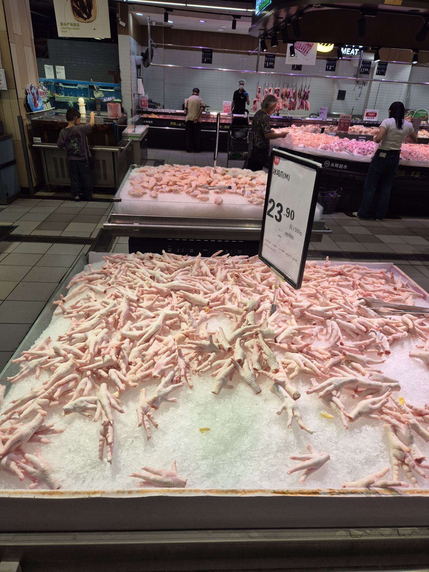 Beugrottam egy szupermarketbe vízért.